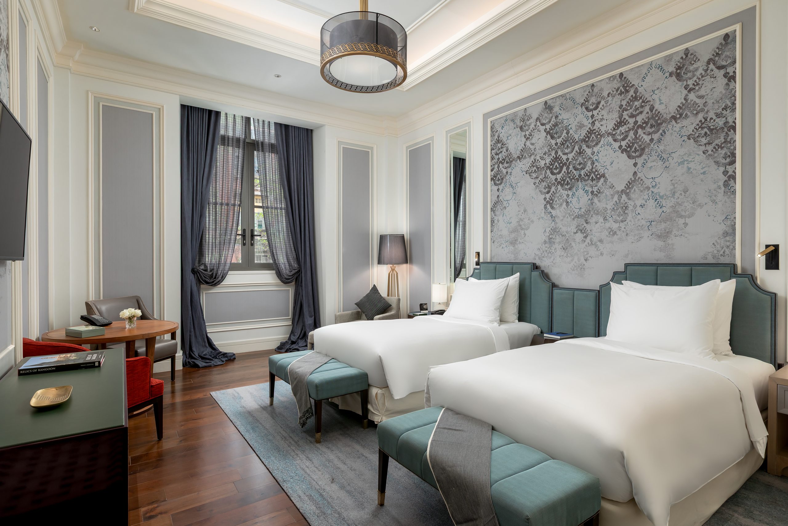 Executive Room — Image 3